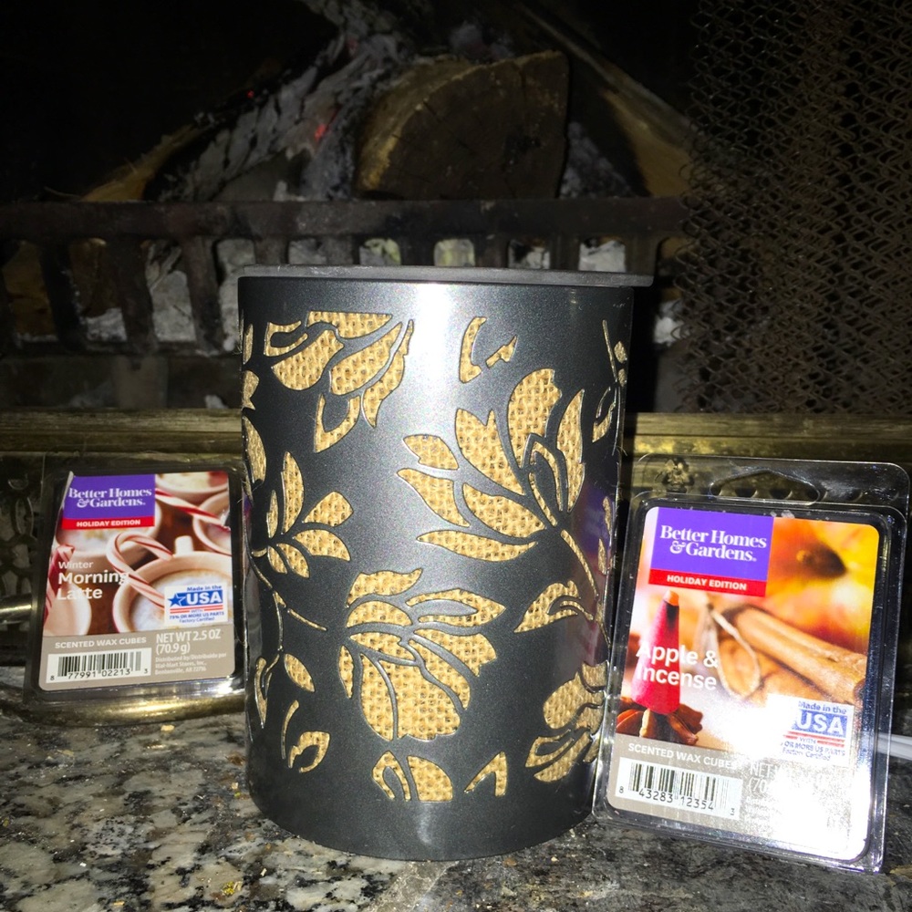 Wax melt warmer and wax melts New in box!